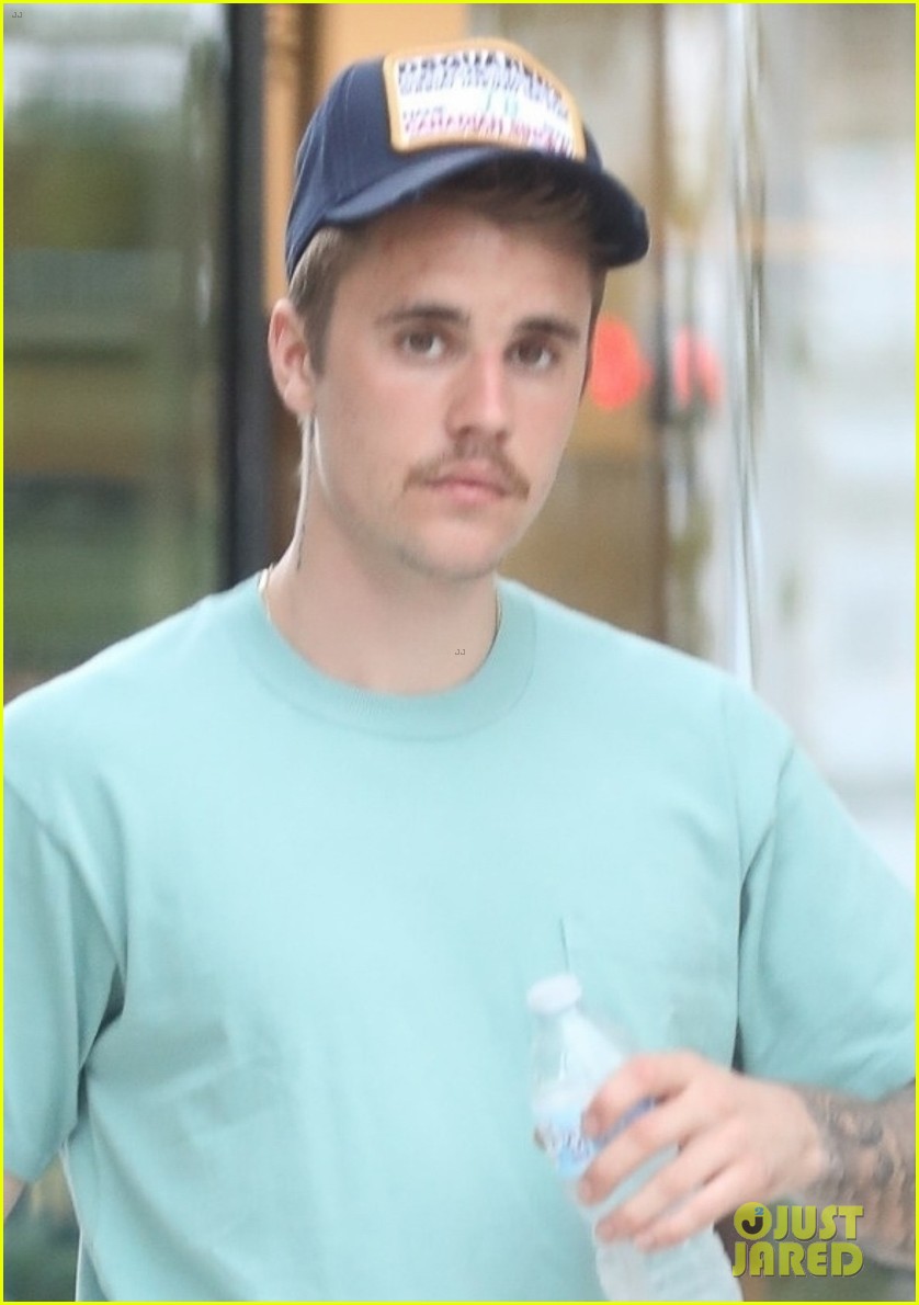 justin bieber kicks off his day with doctors appointment 05