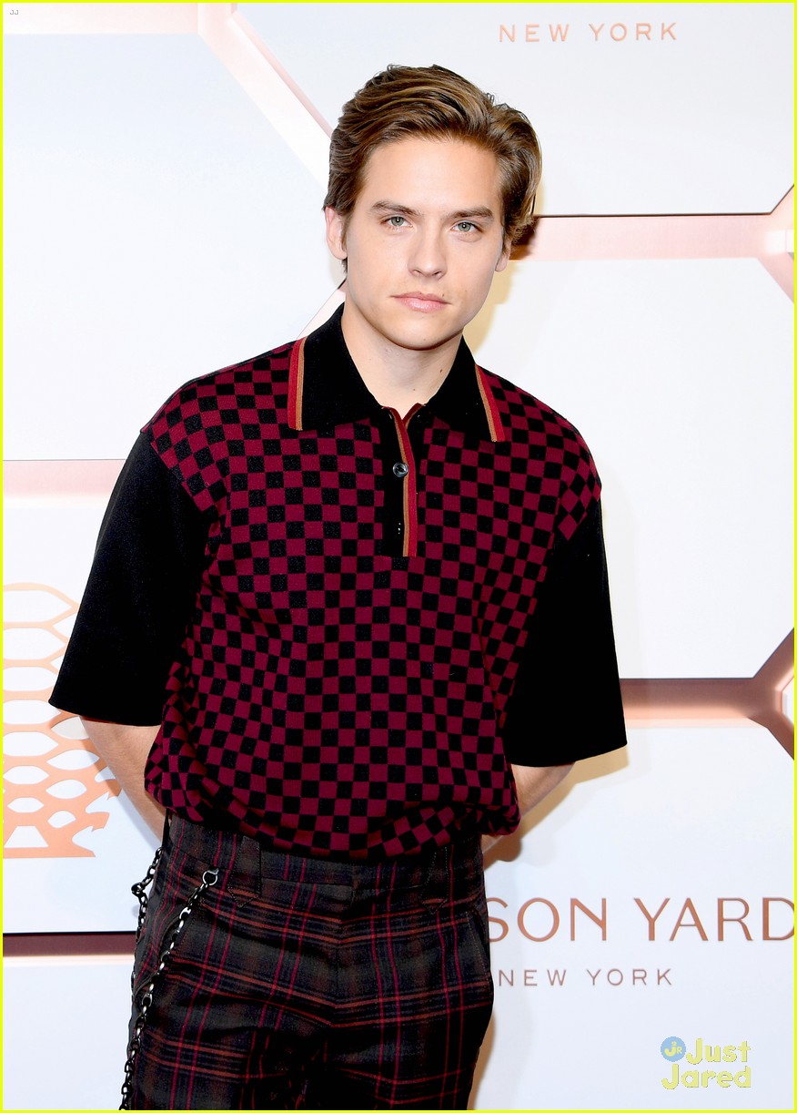 dylan sprouse hudson yard event nyc 07