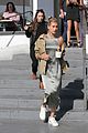 hailey bieber grabs froyo with justins mom pattie 06