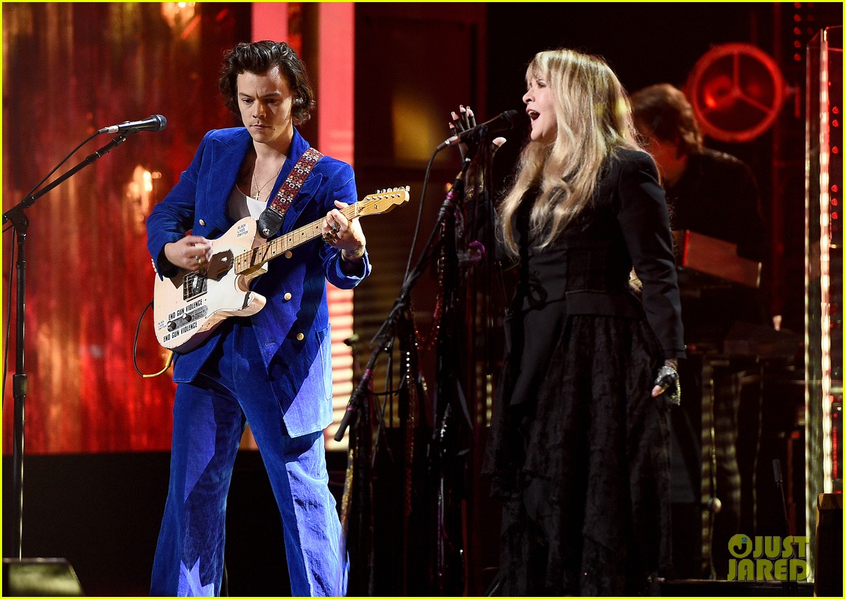 harry styles inducts stevie nicks rock n roll hall of fame 19