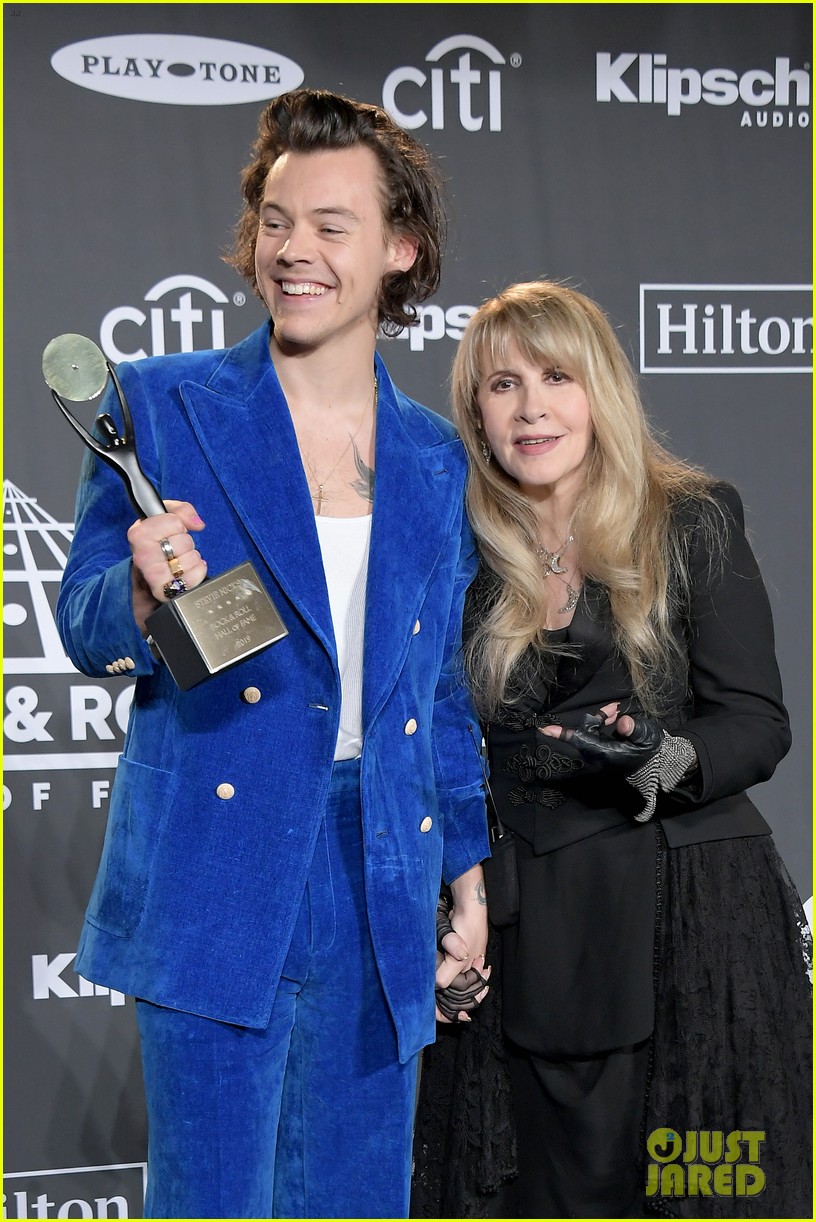 harry styles inducts stevie nicks rock n roll hall of fame 21
