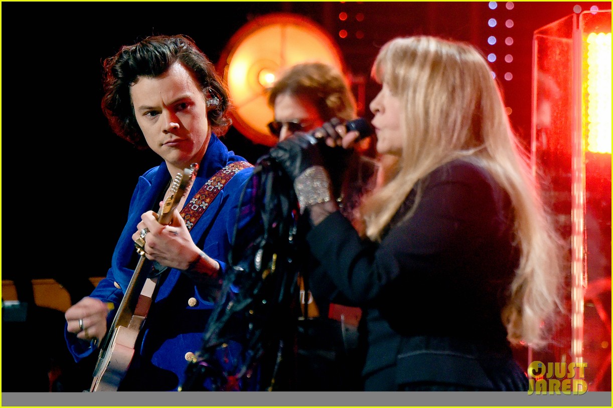 harry styles inducts stevie nicks rock n roll hall of fame 26