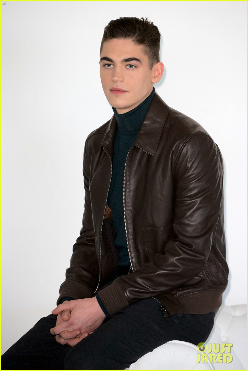 hero fiennes tiffin after photo call in rome 10