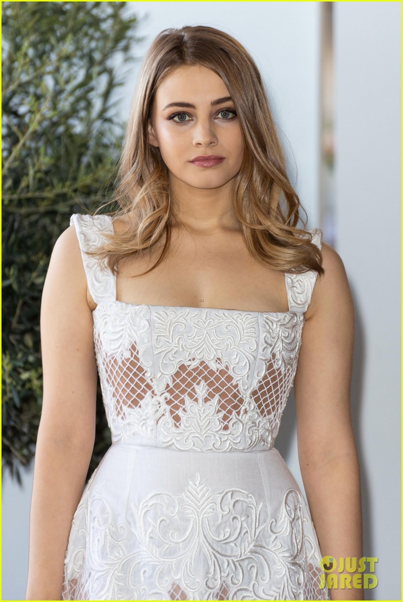 hero fiennes tiffin josephine langford after photo call in rome 07