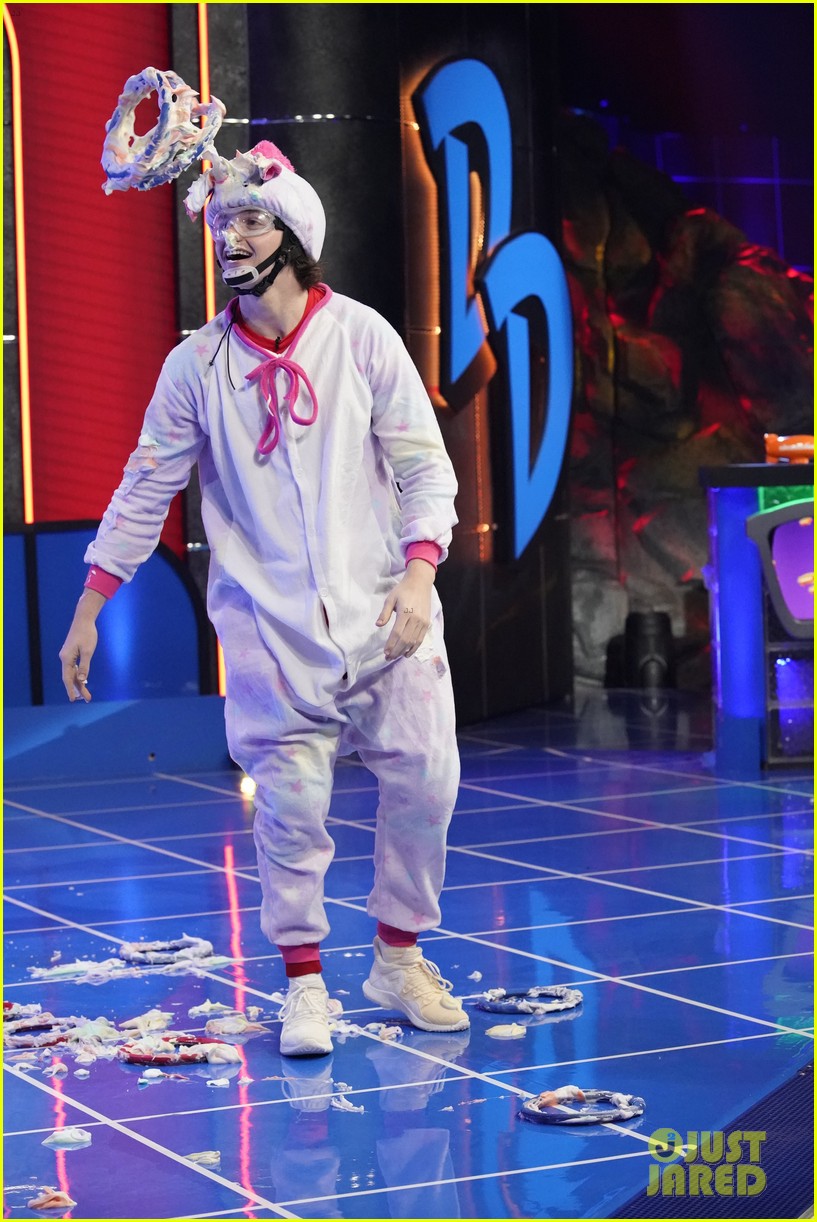 joel courtney gets covered in slime on double dare 05