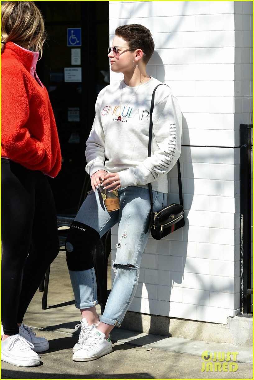 joey king lunch with sister hunter king 23