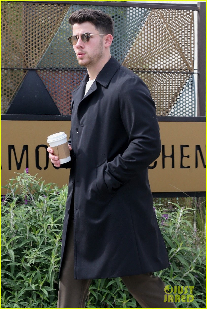 jonas brothers lunch in los angeles 16
