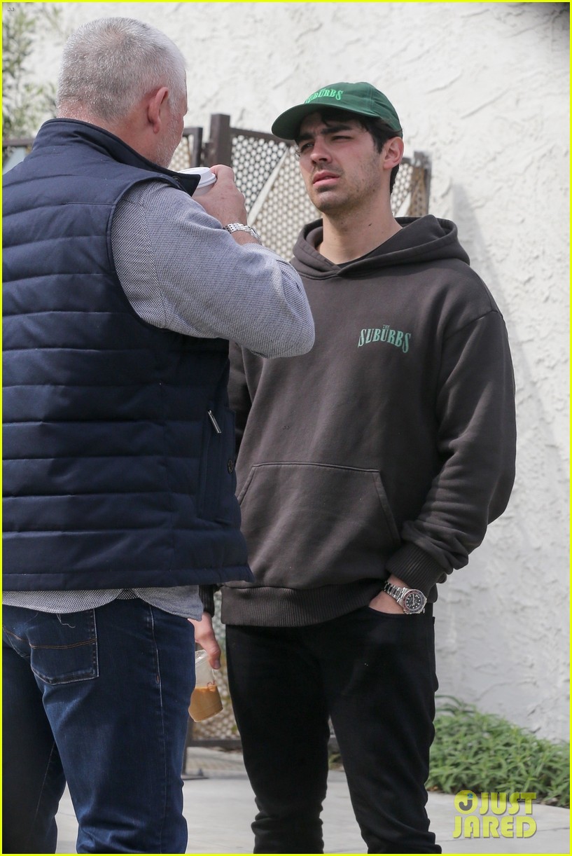 jonas brothers lunch in los angeles 17