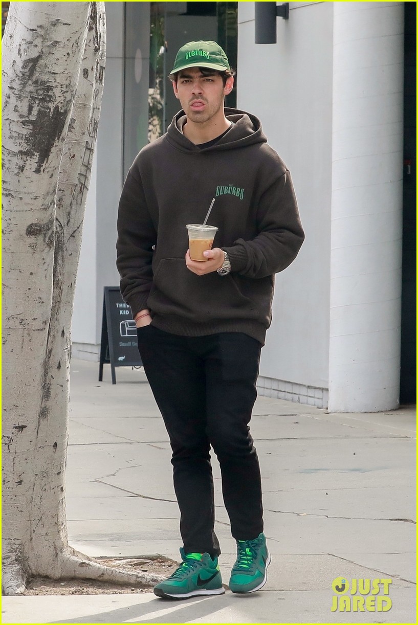 jonas brothers lunch in los angeles 22