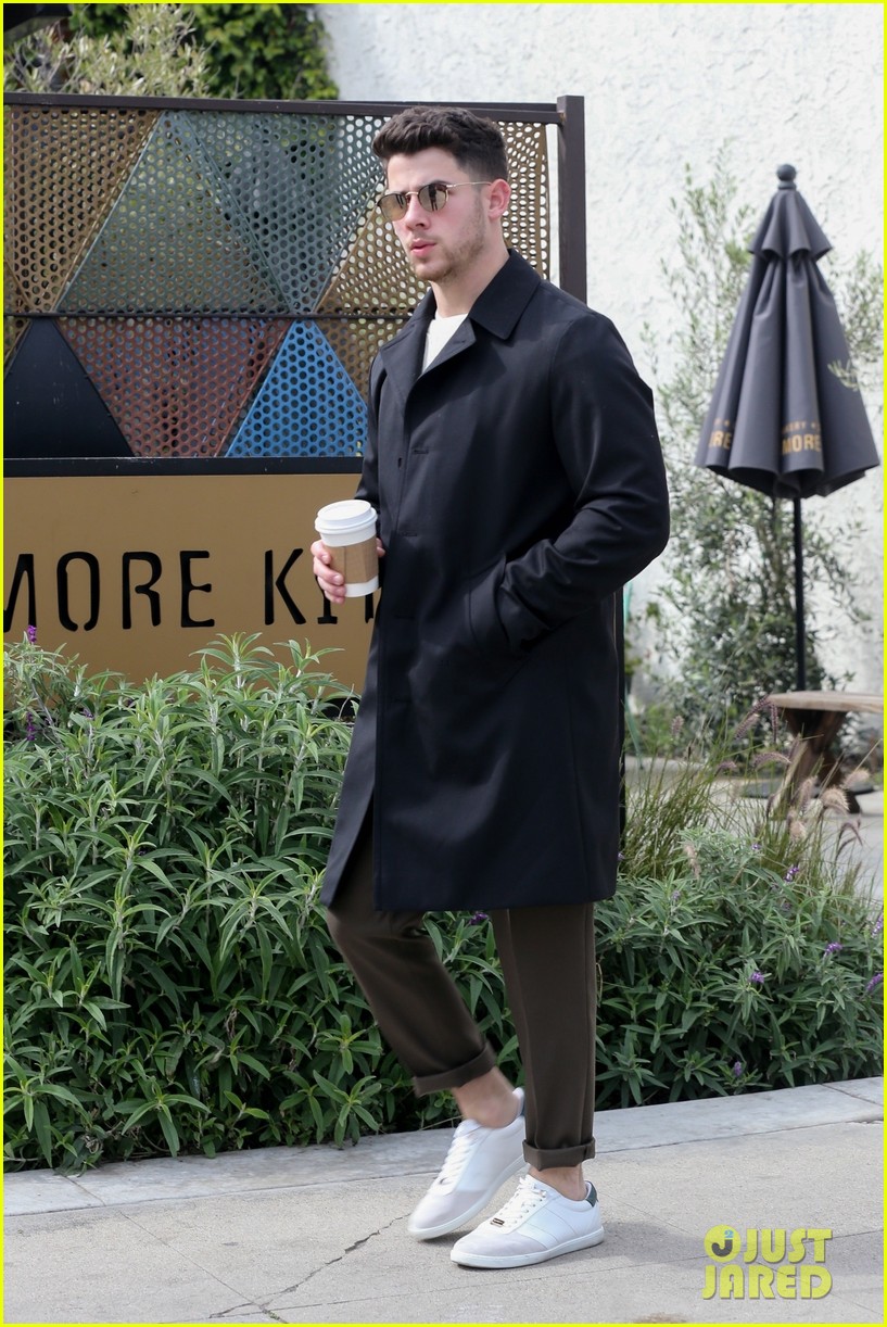 jonas brothers lunch in los angeles 26