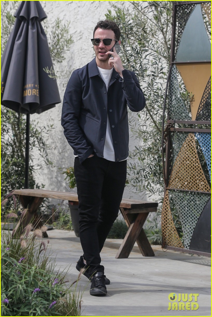 jonas brothers lunch in los angeles 31