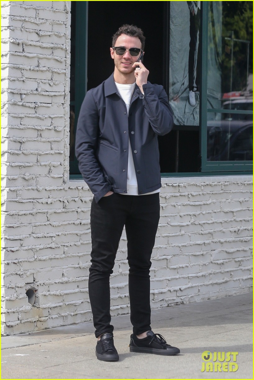jonas brothers lunch in los angeles 35
