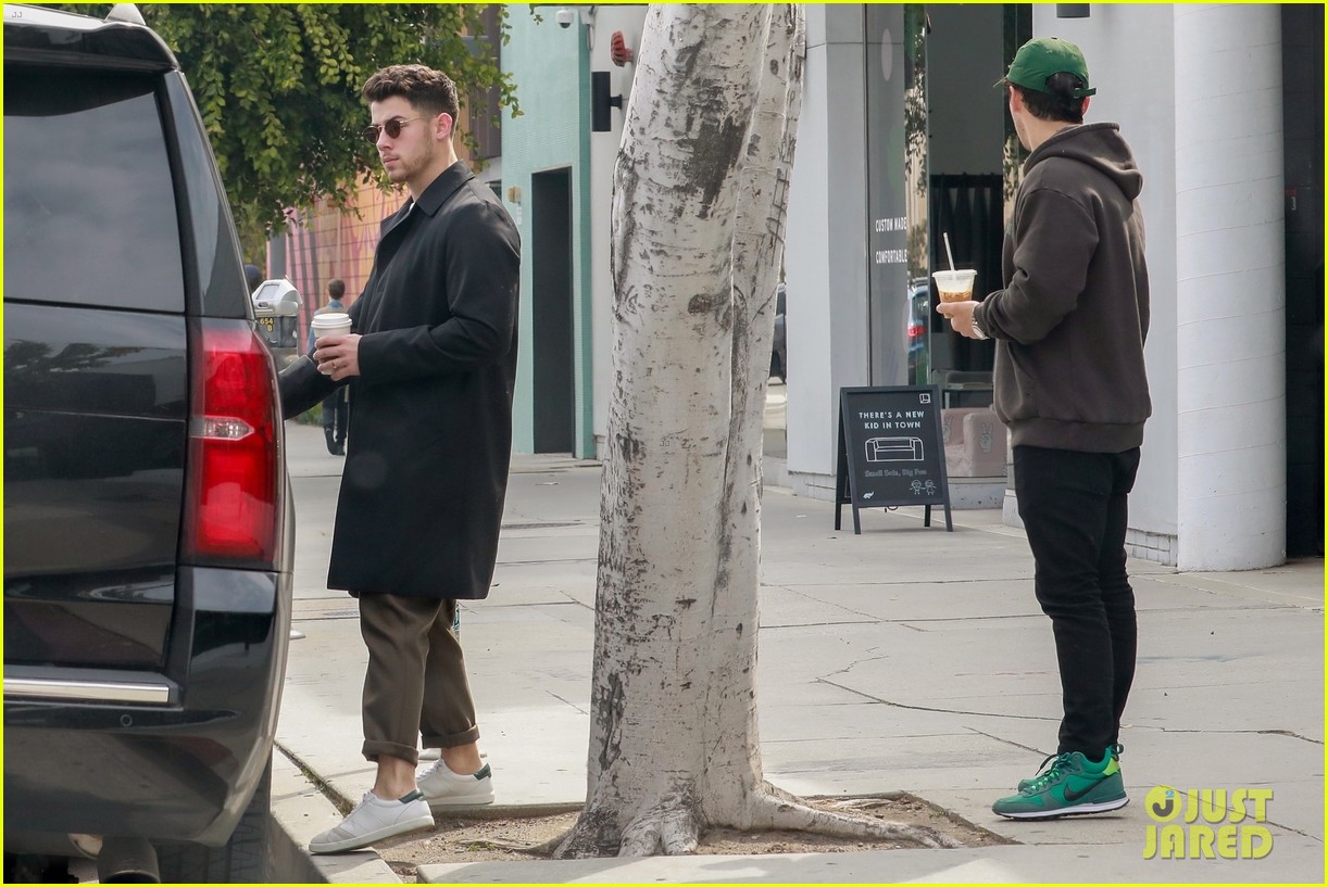 jonas brothers lunch in los angeles 46