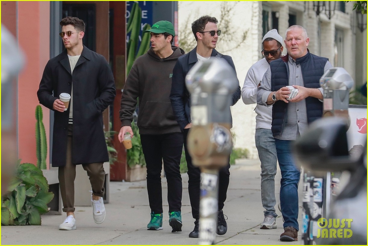 jonas brothers lunch in los angeles 53
