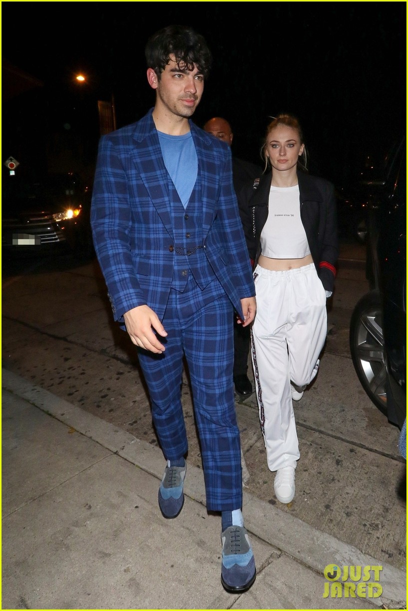 the jonas brothers and sophie turner step out for dinner at craigs 01
