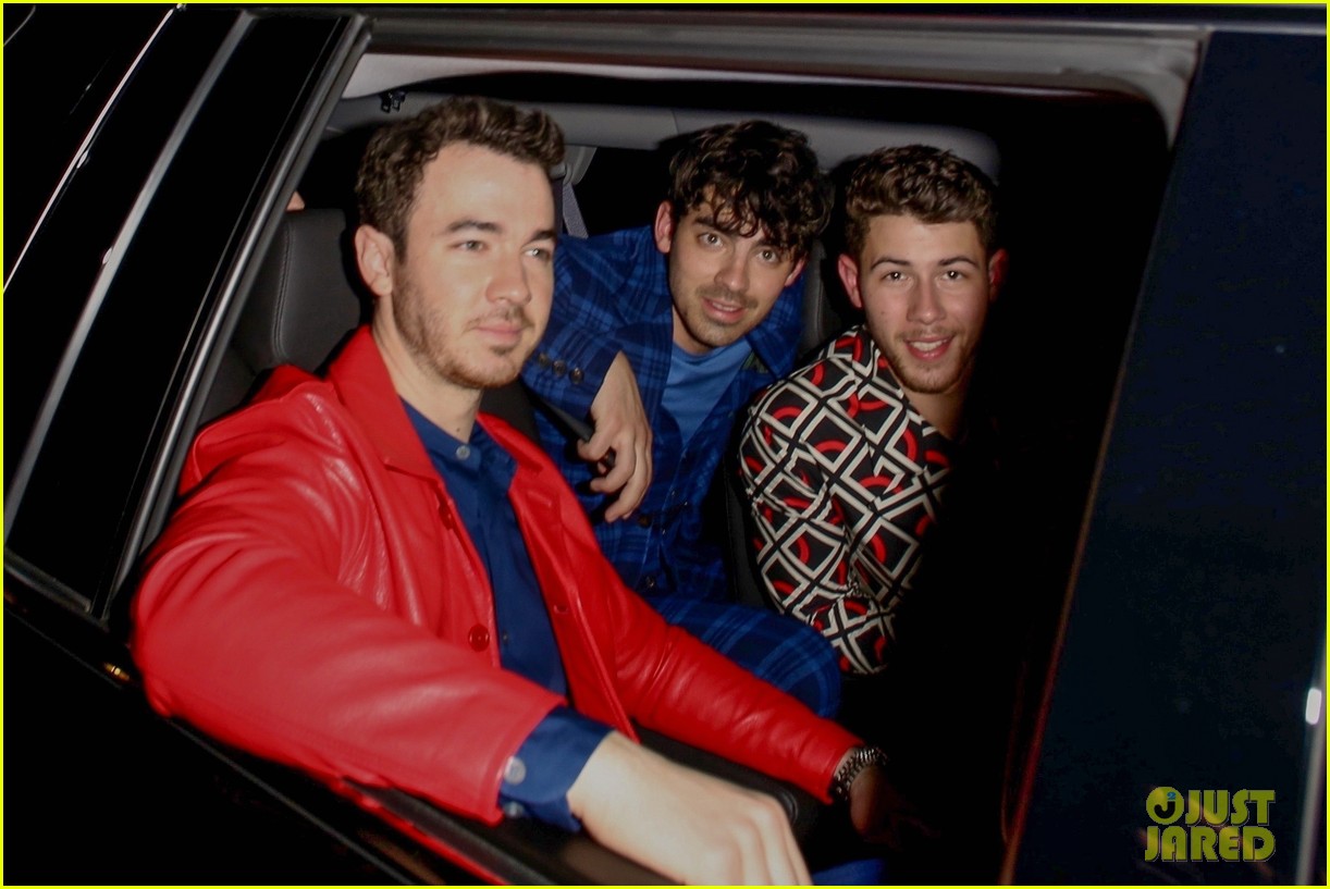 the jonas brothers and sophie turner step out for dinner at craigs 04