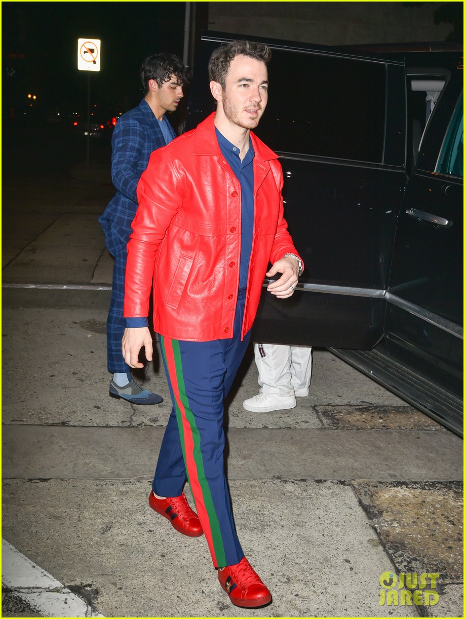 the jonas brothers and sophie turner step out for dinner at craigs 05