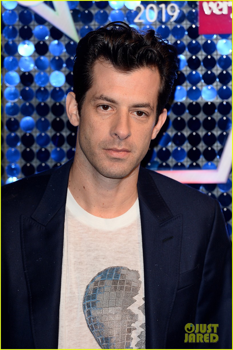 mark ronson joins little mix at global awards 15