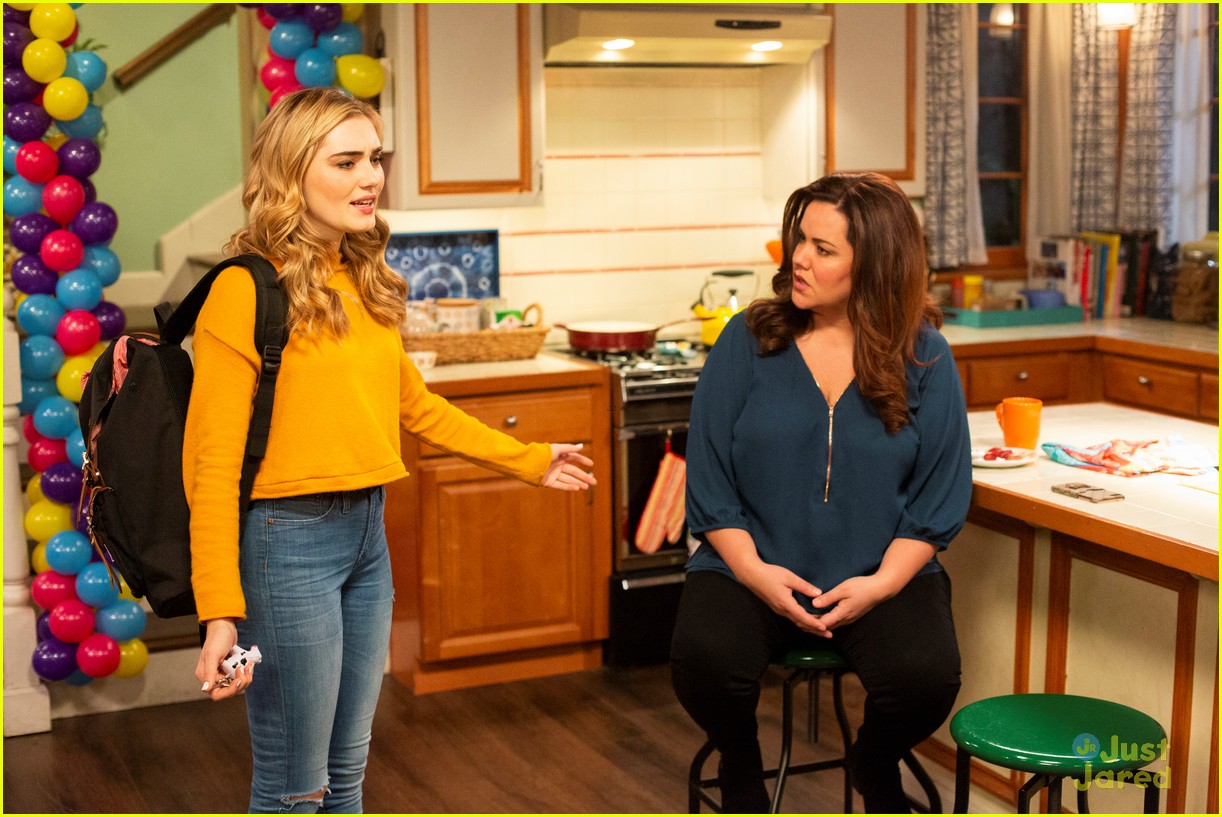 meg donnelly housewife american idol 02