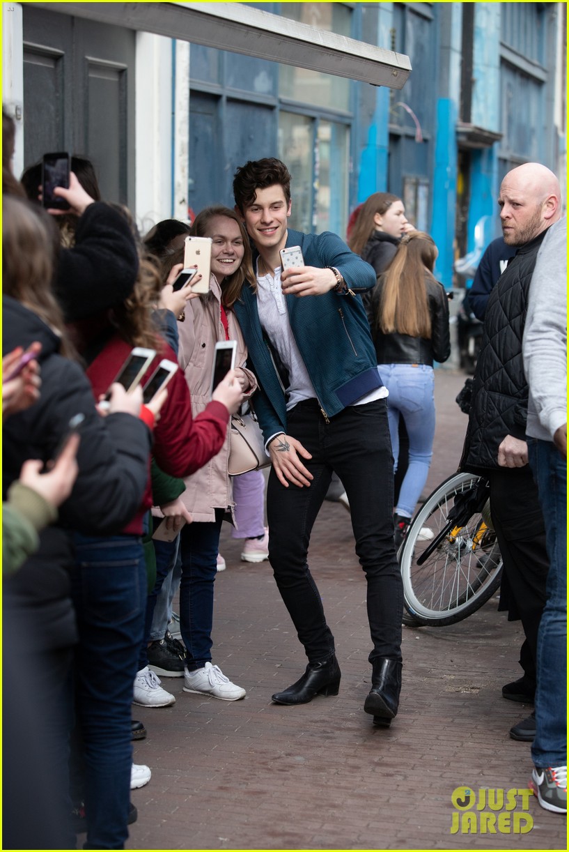 shawn mendes amsterdam march 2019 02