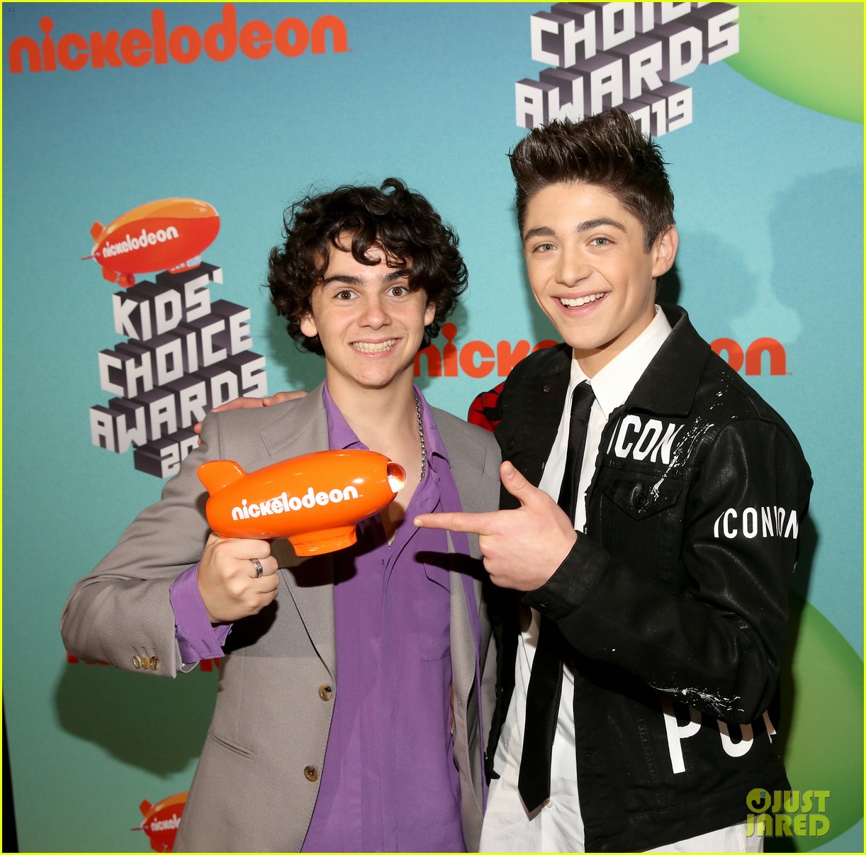 asher angel and jack dylan grazer bring shazam to kcas 2019 01
