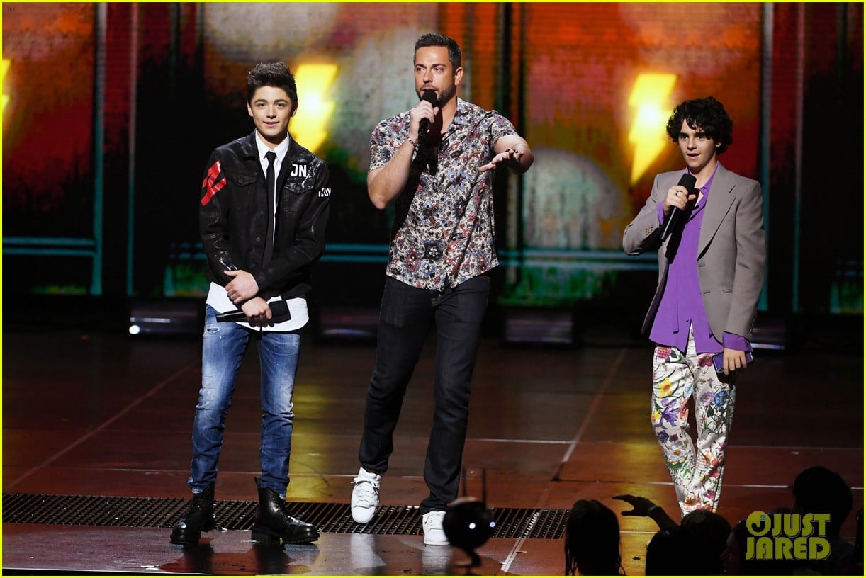 asher angel and jack dylan grazer bring shazam to kcas 2019 02