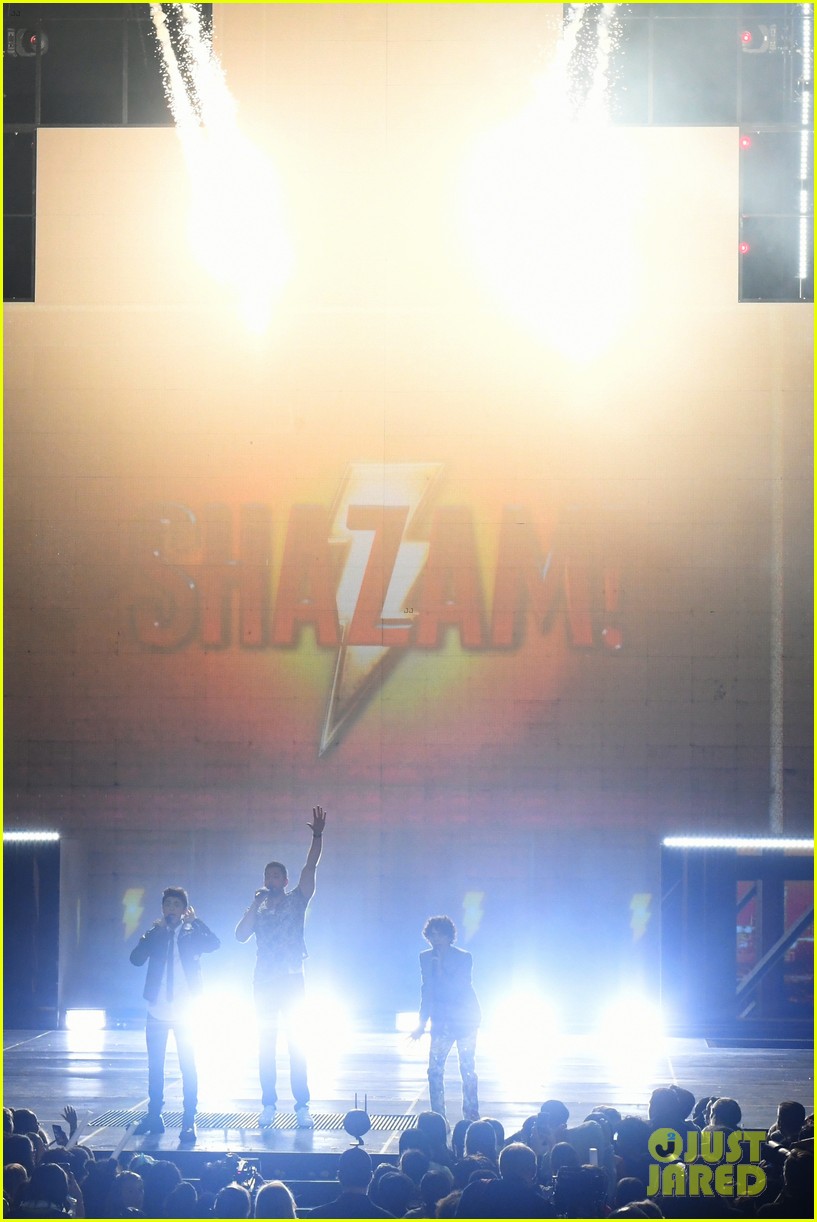 asher angel and jack dylan grazer bring shazam to kcas 2019 19