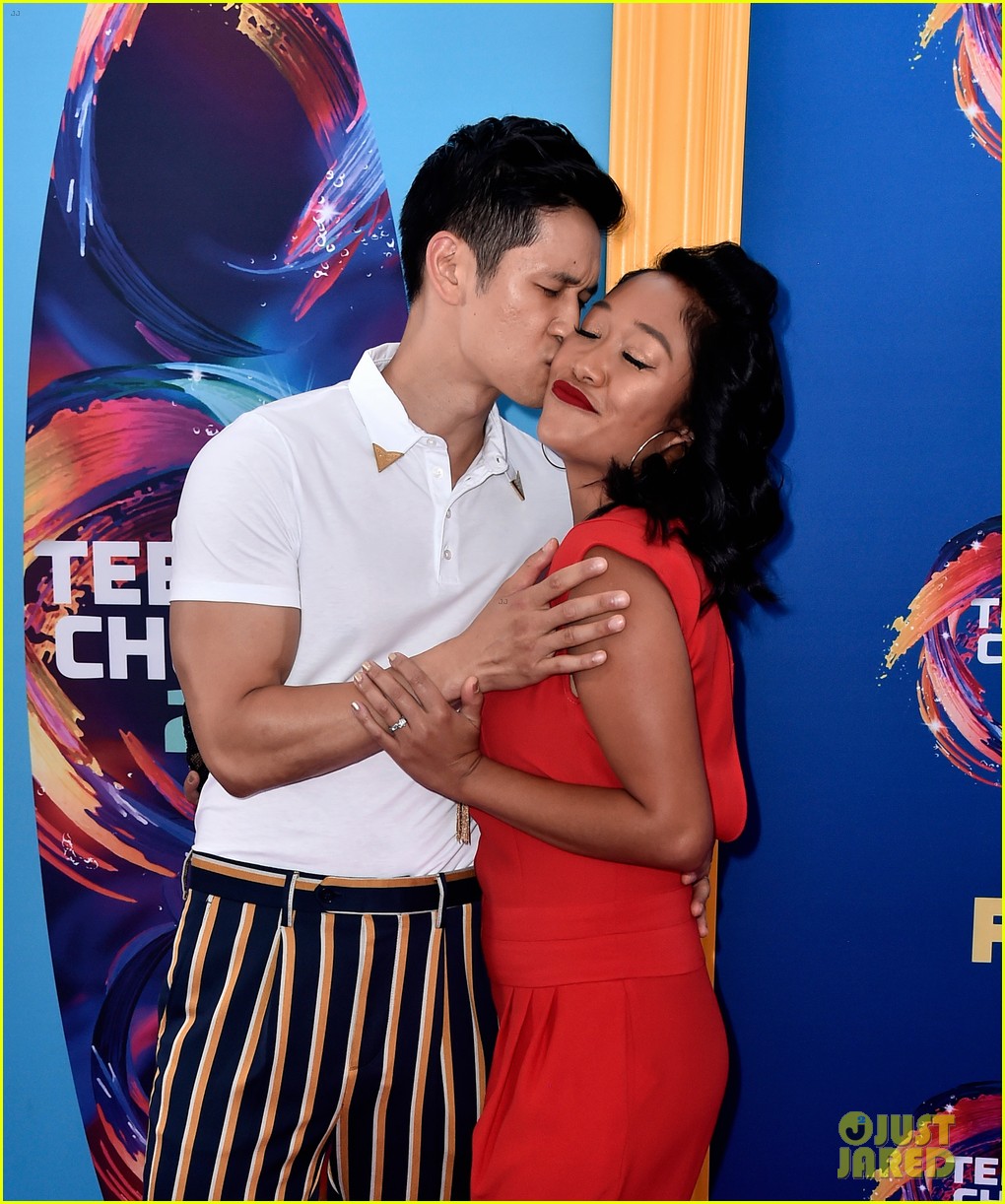 harry shum jr welcomes first child with wife shelby rabara 03