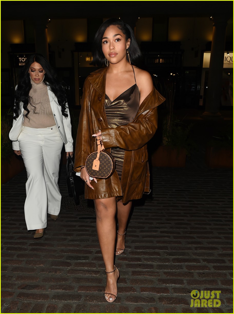 jordyn woods glows in gold while out for dinner in london 02