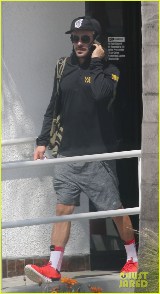 zac efron steps out after acl injury 05