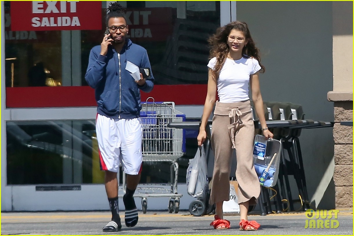 zendaya had a lot to say about this paparazzi moment 13