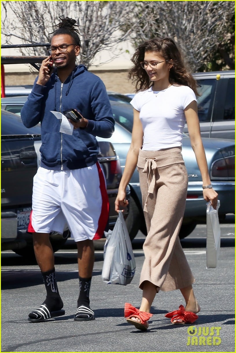 zendaya had a lot to say about this paparazzi moment 28