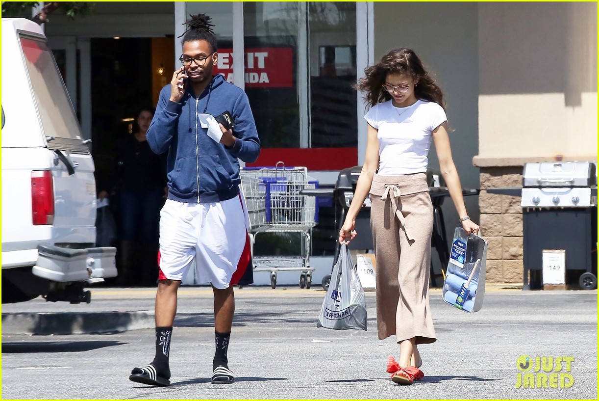 zendaya had a lot to say about this paparazzi moment 29