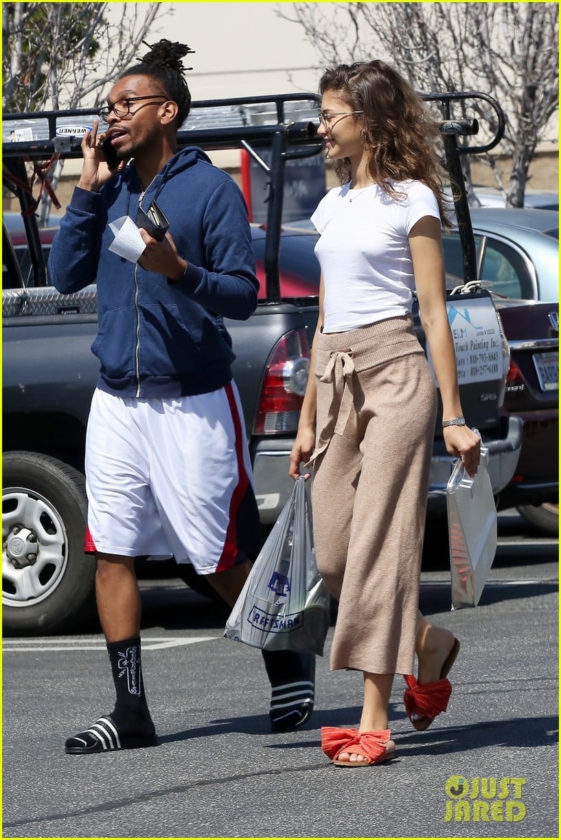 zendaya had a lot to say about this paparazzi moment 32