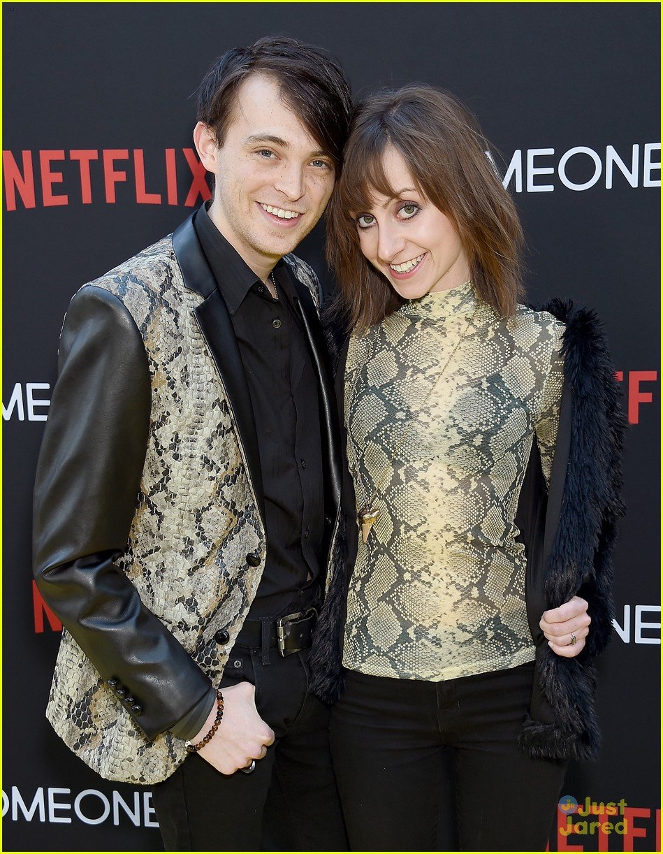 allisyn arm dylan snyder matching someone great premiere 01
