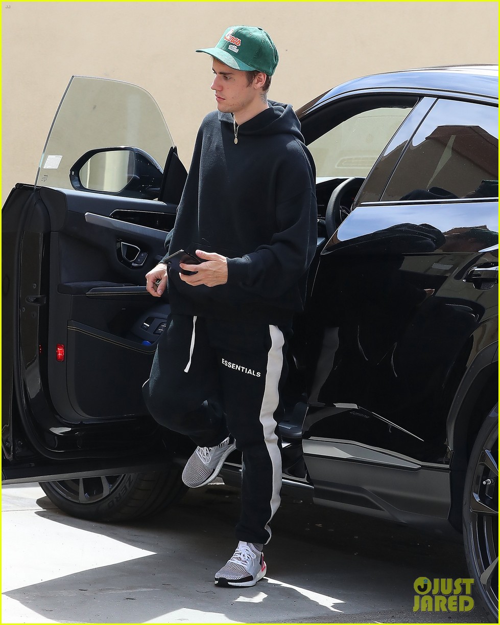 justin bieber stays in shape with a boxing workout in hollywood 05
