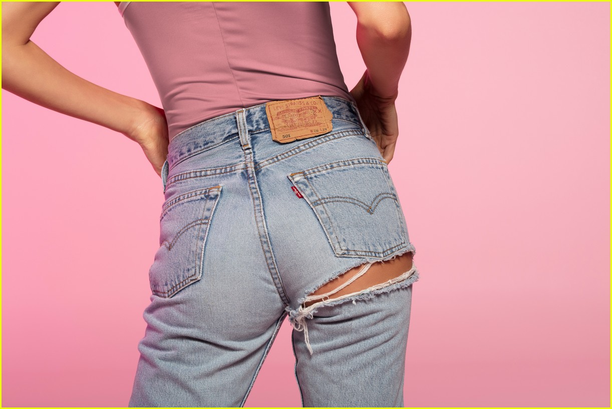 hailey bieber named the new face of levis 501 07