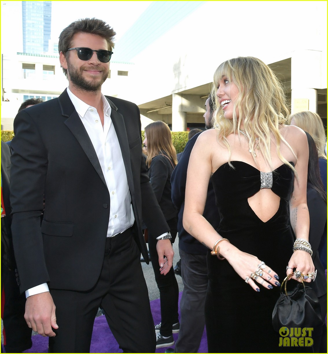 miley cyrus and liam hemsworth couple up for avengers endgame world premiere 04