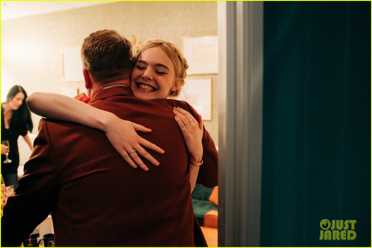 elle fanning late late show appearance 04