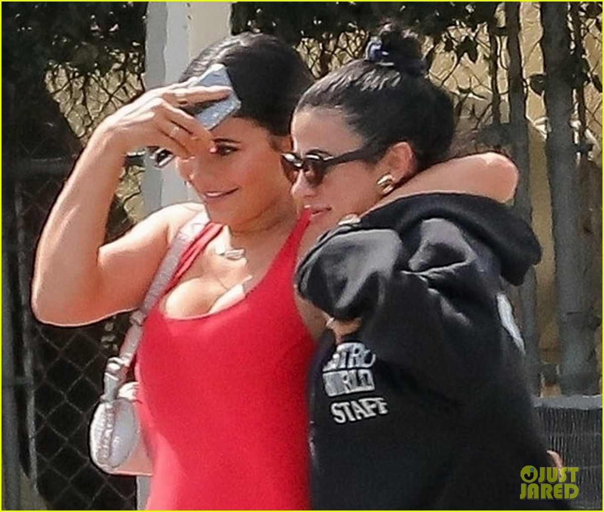 kylie jenner steps out after announcing perfume with kim kardashian 03