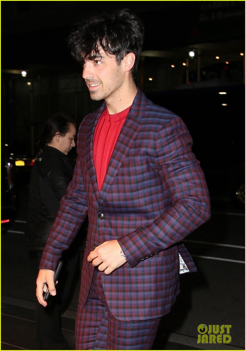 joe jonas looks dapper while out in nyc 01