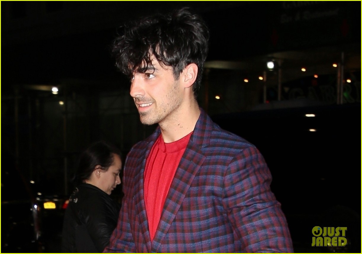 joe jonas looks dapper while out in nyc 03