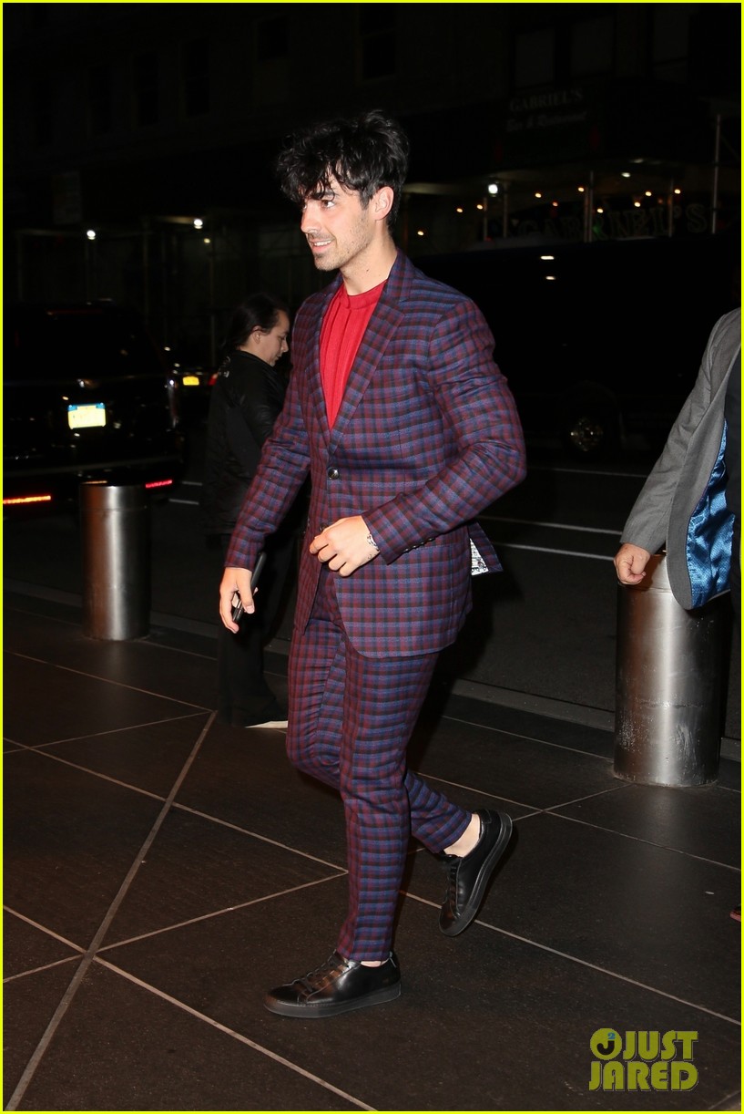 joe jonas looks dapper while out in nyc 04