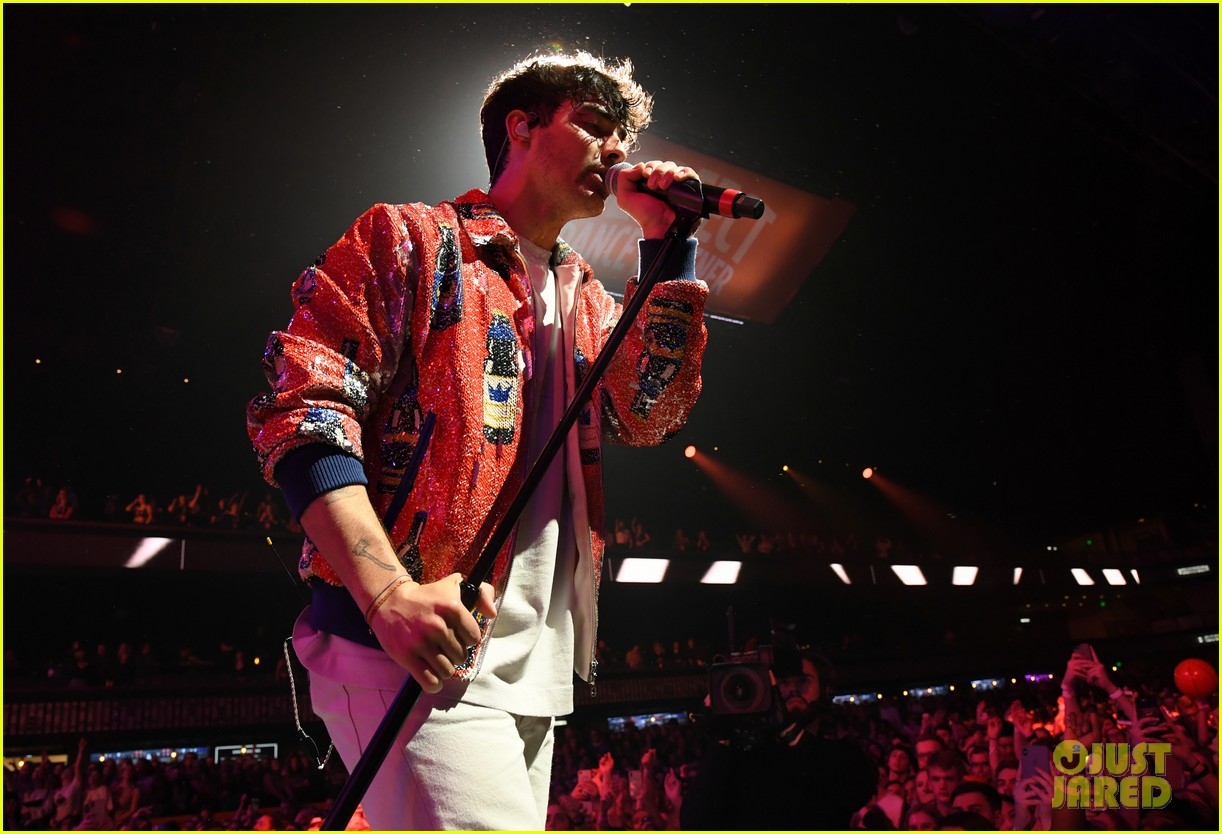 jonas brothers perform at march madness music series 17