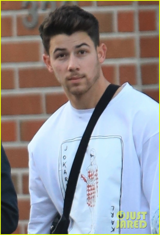 kevin nick jonas meet up to do some shopping 04