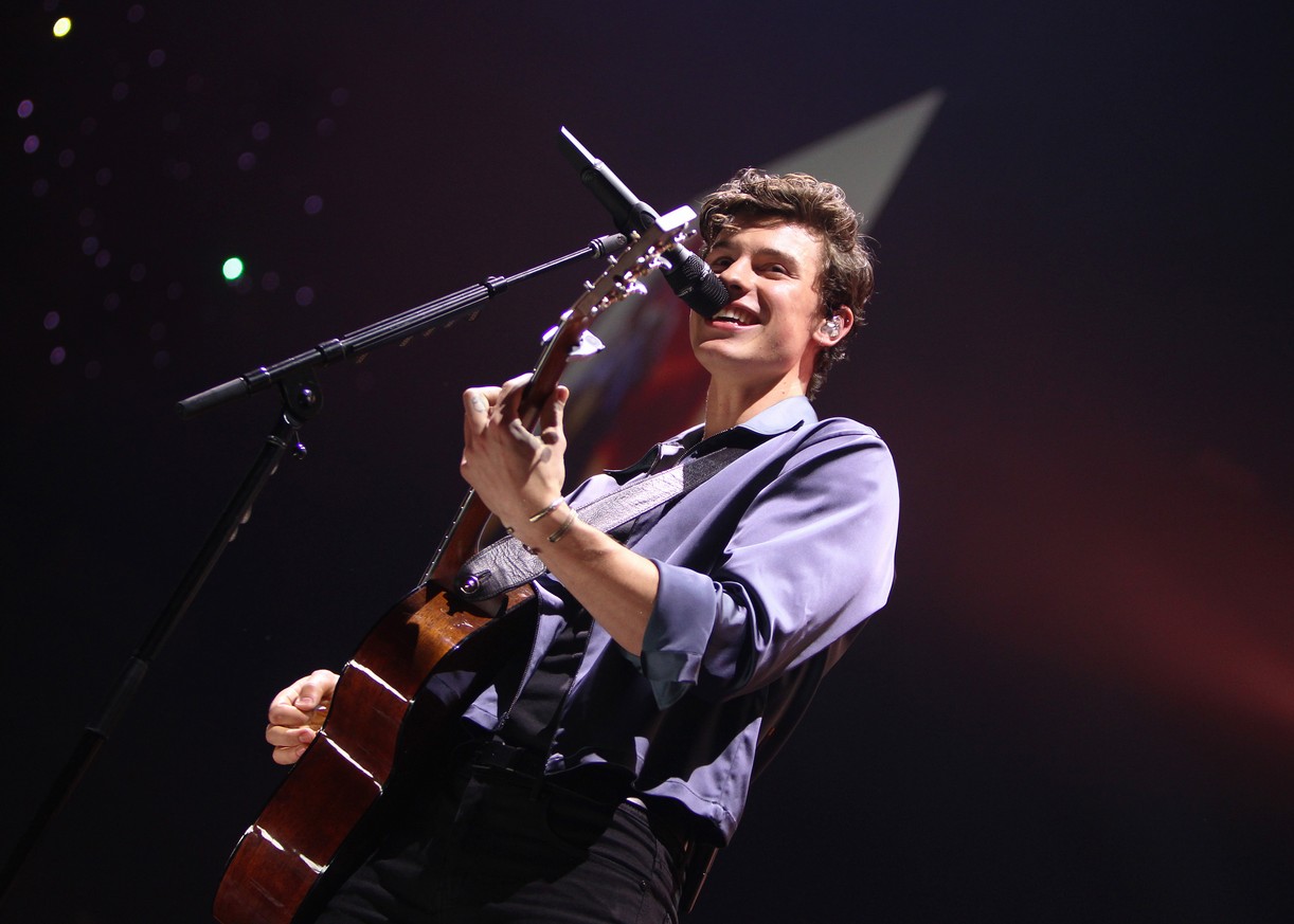 shawn mendes portugal performance concert pics 02