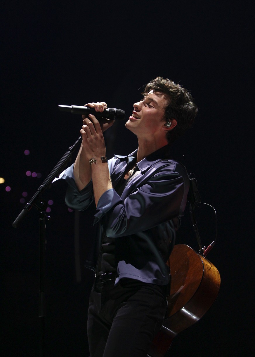 shawn mendes portugal performance concert pics 05