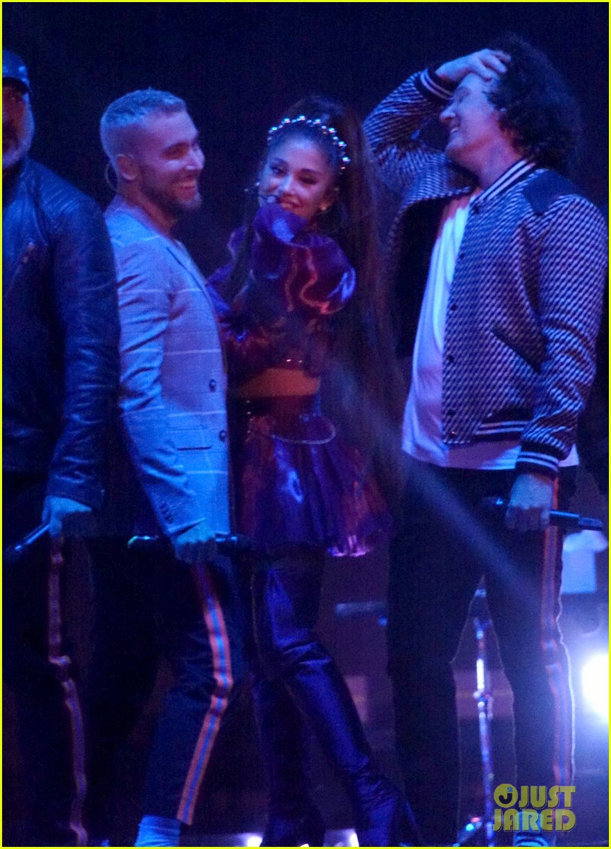 nsync join ariana grande on stage for coachella set 09
