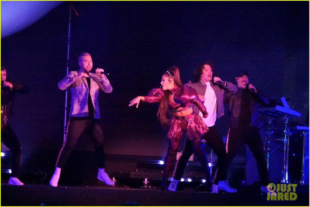 nsync join ariana grande on stage for coachella set 14