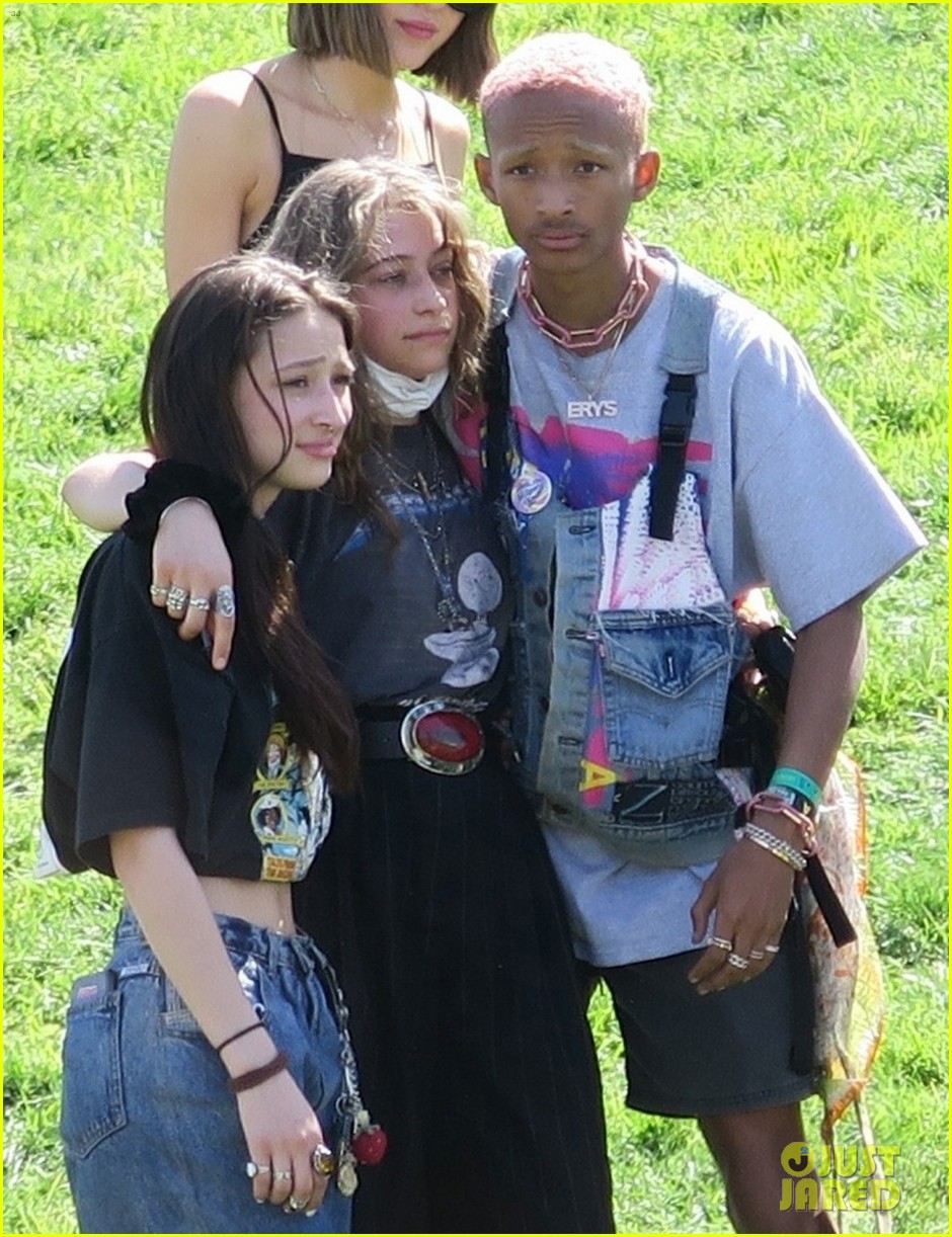 jaden and willow smith check out kanye wests sunday service coachella set 02